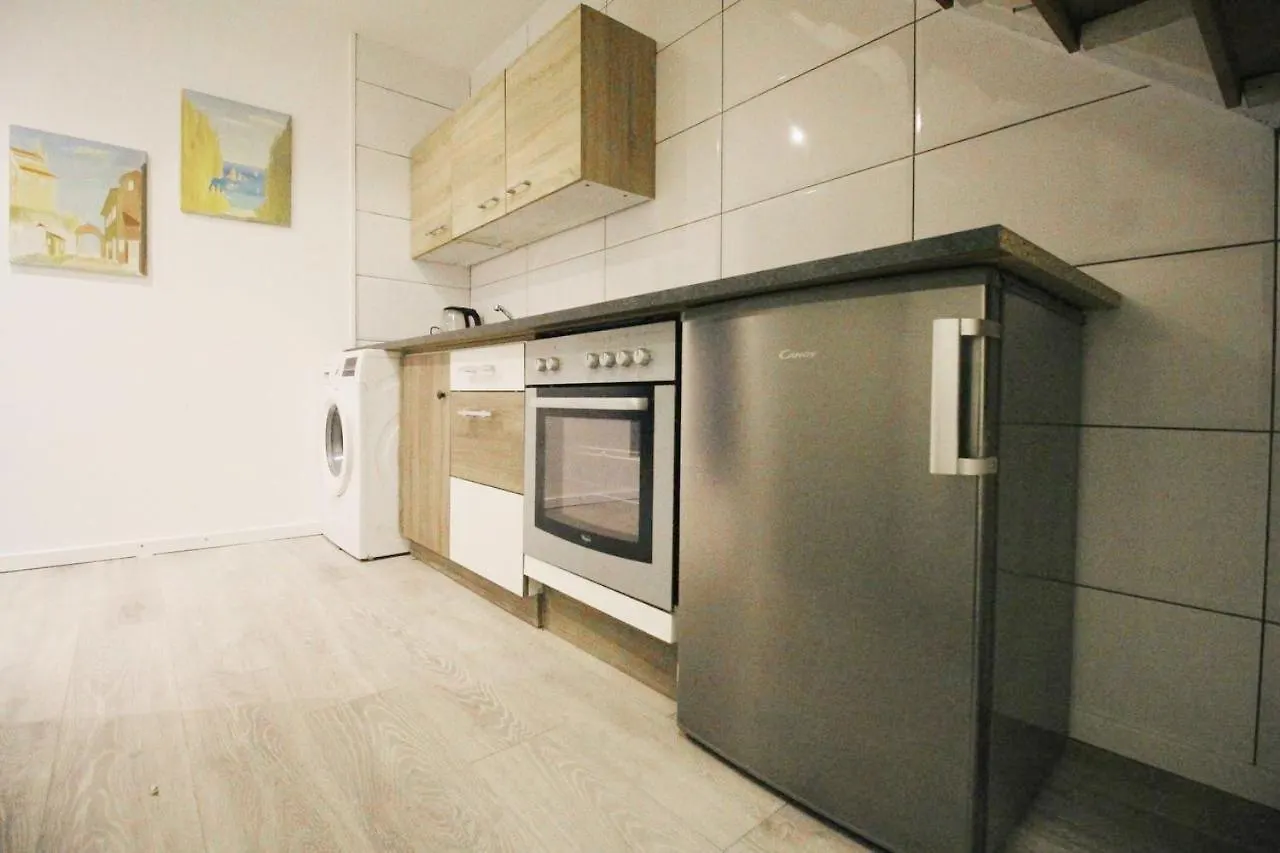 Homestay Comfortable Rooms In Akh Area Vienna