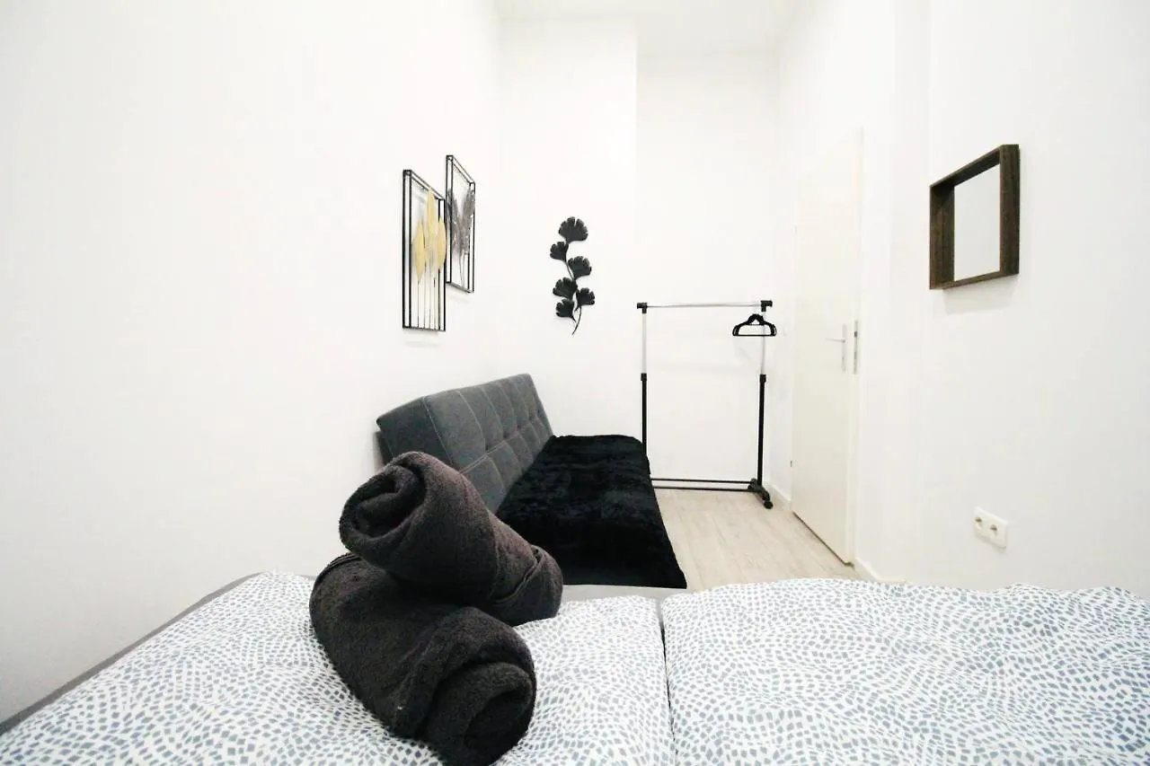 Comfortable Rooms In Akh Area Vienna Homestay
