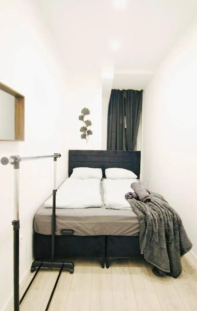 Comfortable Rooms In Akh Area Vienna 0*,